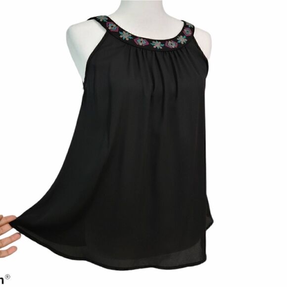 NEW Maurices Sheer Embroidered Round Neck Tank XS - Picture 4 of 12